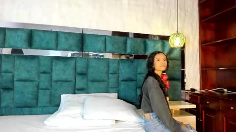 Snapshot of _bonnyandclyde chatting on February 2, 2026, 1:10 pm _bonnyandclyde online show from February 2, 2026, 1:10 pm