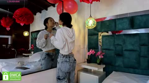 Snapshot of _bonnyandclyde chatting on February 18, 2026, 12:01 pm _bonnyandclyde online show from February 18, 2026, 12:01 pm