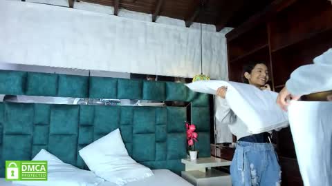 Snapshot of _bonnyandclyde chatting on February 25, 2026, 12:48 pm _bonnyandclyde online show from February 25, 2026, 12:48 pm