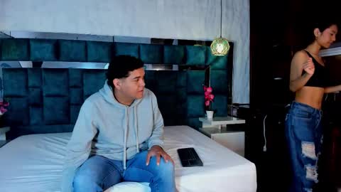 Snapshot of _bonnyandclyde chatting on March 3, 2026, 11:49 am _bonnyandclyde online show from March 3, 2026, 11:49 am