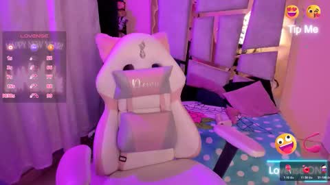 Angie  Independent model online show from November 8, 2025, 11:14 pm