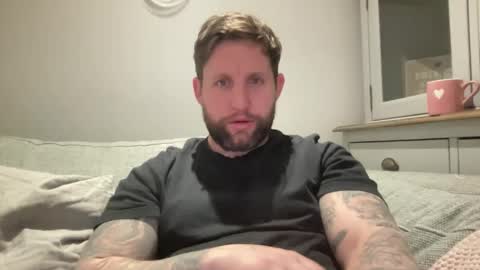 Snapshot of _british_hung_ chatting on January 9, 2025, 1:13 pm UK BigThick Cock online show from January 9, 2025, 1:13 pm