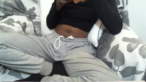 Snapshot of _bunny_b chatting on February 20, 2025, 10:59 am I will be back soon  online show from February 20, 2025, 10:59 am
