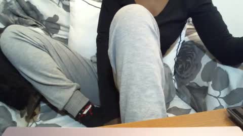 Snapshot of _bunny_b chatting on February 21, 2025, 12:06 pm I will be back soon  online show from February 21, 2025, 12:06 pm