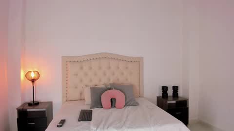 Luciana online show from September 15, 2025, 11:16 pm