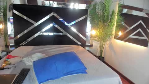 Candy online show from September 14, 2025, 2:05 pm