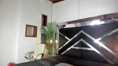 Candy online show from September 30, 2025, 5:51 pm