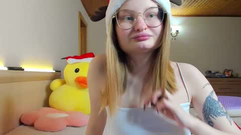 _capybara0_0 online show from December 19, 2025, 2:24 pm