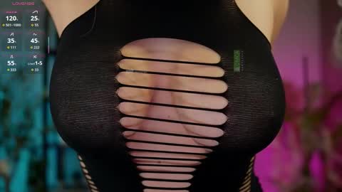 Snapshot of _careful_i_bite_nya_ chatting on October 31, 2025, 1:45 pm Alisa online show from October 31, 2025, 1:45 pm