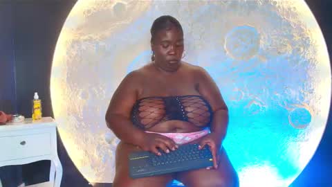 Caro. online show from October 10, 2025, 7:35 pm