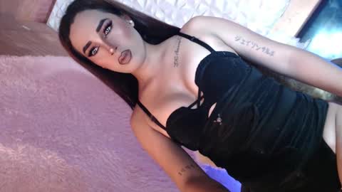 Snapshot of _caroline69 chatting on January 17, 2025, 8:45 am Caroline online show from January 17, 2025, 8:45 am