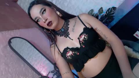 Snapshot of _caroline69 chatting on February 12, 2025, 2:45 am Caroline online show from February 12, 2025, 2:45 am