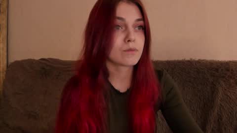 Caroline online show from November 30, 2025, 12:42 pm