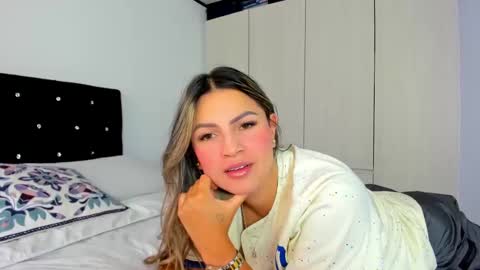 Bella  online show from February 24, 2025, 8:14 pm