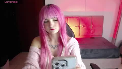 _charlotte_collins_ online show from May 15, 2026, 2:24 pm