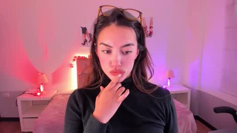 Snapshot of _charlotte_evans_2 chatting on October 8, 2025, 8:17 pm Charlote online show from October 8, 2025, 8:17 pm