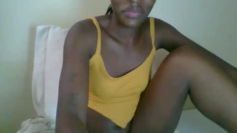 Snapshot of _clara01 chatting on November 11, 2025, 5:29 am clara online show from November 11, 2025, 5:29 am