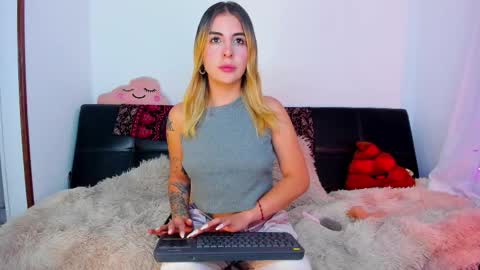  Chloe  online show from February 19, 2025, 3:50 am