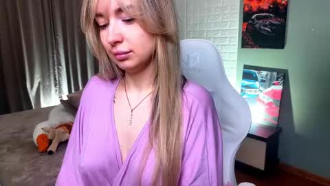 _crystal_moon_1 online show from March 14, 2026, 10:26 pm