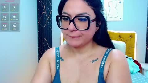 Snapshot of _curvy_mature_ chatting on February 3, 2026, 5:51 pm _curvy_mature_ online show from February 3, 2026, 5:51 pm