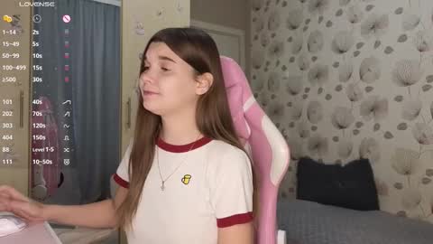 _cute_ice online show from October 8, 2025, 7:06 am