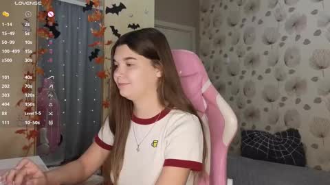 _cute_ice online show from October 17, 2025, 5:32 am