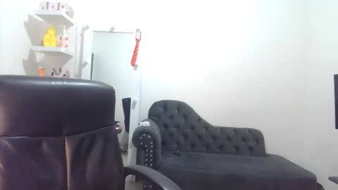 Snapshot of _cute_katy_ chatting on December 10, 2024, 6:33 am Katherine   Shedule  10pm -4 am  Colombia hour online show from December 10, 2024, 6:33 am