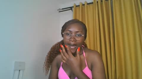 Snapshot of _cutestephanie chatting on October 8, 2025, 3:53 pm STEPH online show from October 8, 2025, 3:53 pm