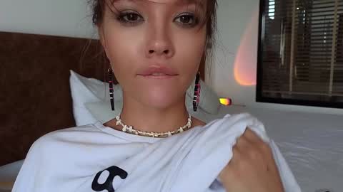 DemiDee online show from October 13, 2025, 6:02 am