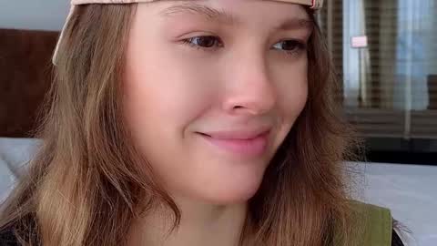 DemiDee online show from October 27, 2025, 6:50 am