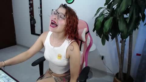 Snapshot of _dulcefox_ chatting on December 4, 2024, 10:30 pm Abbye online show from December 4, 2024, 10:30 pm