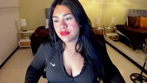 Dulcinea online show from September 17, 2025, 2:57 am