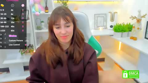 Snapshot of _eliizabeth__ chatting on February 10, 2025, 12:19 am Lizzy  online show from February 10, 2025, 12:19 am