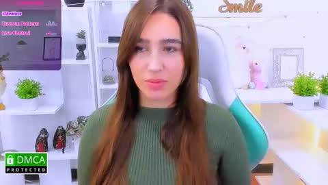Snapshot of _eliizabeth__ chatting on September 23, 2025, 10:02 pm Lizzy  online show from September 23, 2025, 10:02 pm