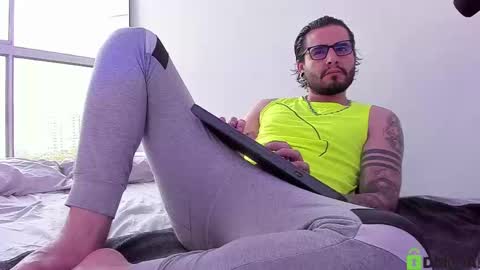 Snapshot of _elon_coxx_ chatting on October 1, 2025, 9:21 pm  -         online show from October 1, 2025, 9:21 pm