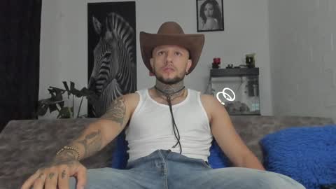 Snapshot of _emilio_escobar chatting on February 8, 2025, 10:29 am Emilio online show from February 8, 2025, 10:29 am