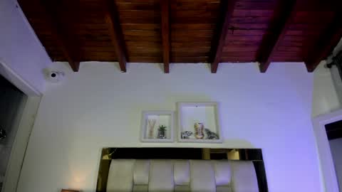 Isabella online show from March 28, 2026, 12:05 pm