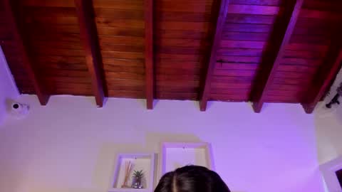 Isabella online show from April 9, 2026, 12:10 pm