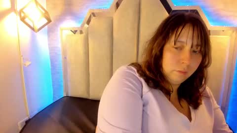 Emily  online show from October 9, 2025, 11:08 am