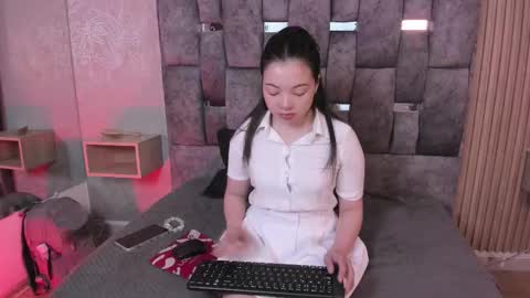 Snapshot of _emma_xoxo chatting on December 3, 2025, 11:52 am _emma_xoxo online show from December 3, 2025, 11:52 am