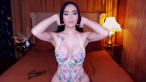 _empressvalerie_ online show from September 27, 2025, 6:57 pm