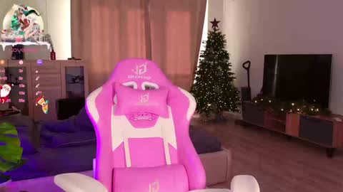 Snapshot of _enternity_ chatting on December 15, 2024, 6:29 am Mia  online show from December 15, 2024, 6:29 am