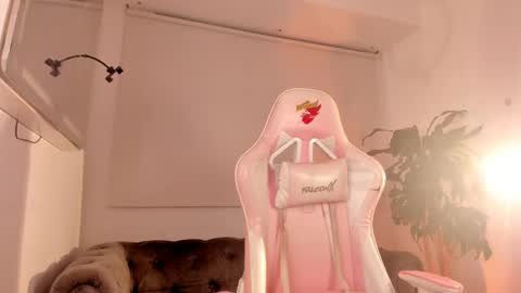 Eva online show from April 15, 2026, 1:34 am