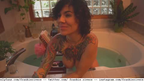 Snapshot of _frankie_rivers chatting on February 16, 2025, 12:41 am Frankie Rivers allmylinks online show from February 16, 2025, 12:41 am