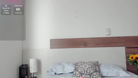 Snapshot of _fullmoon chatting on January 12, 2025, 9:19 pm fullmoon online show from January 12, 2025, 9:19 pm