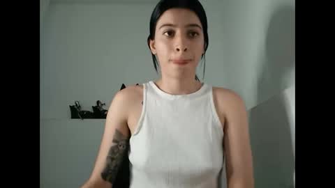 Snapshot of _genesid_dixton chatting on February 7, 2025, 6:56 pm Mia-foster online show from February 7, 2025, 6:56 pm