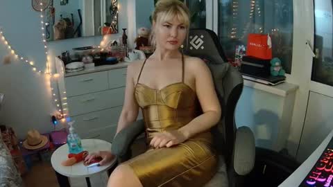 _glamorous_ online show from November 20, 2025, 5:56 pm