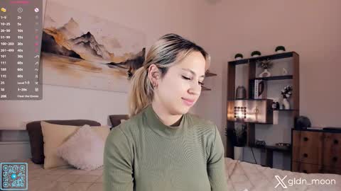 Rina online show from September 23, 2025, 7:11 am