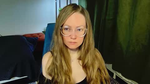 _goldilocks__ online show from September 26, 2025, 7:01 am