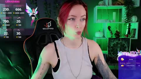 Snapshot of _helencarter chatting on December 7, 2024, 8:38 pm Helen Carter 3 Next stream 2330 MSC online show from December 7, 2024, 8:38 pm